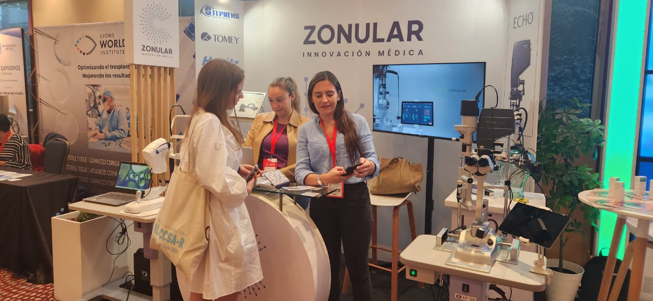 Equipo Zonular en congreso oftalmológico